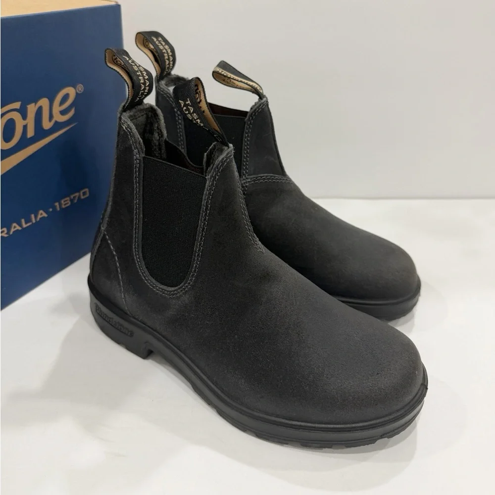 Blundstone 1910 Women’s Suede Leather Ankle Chelsea Boots